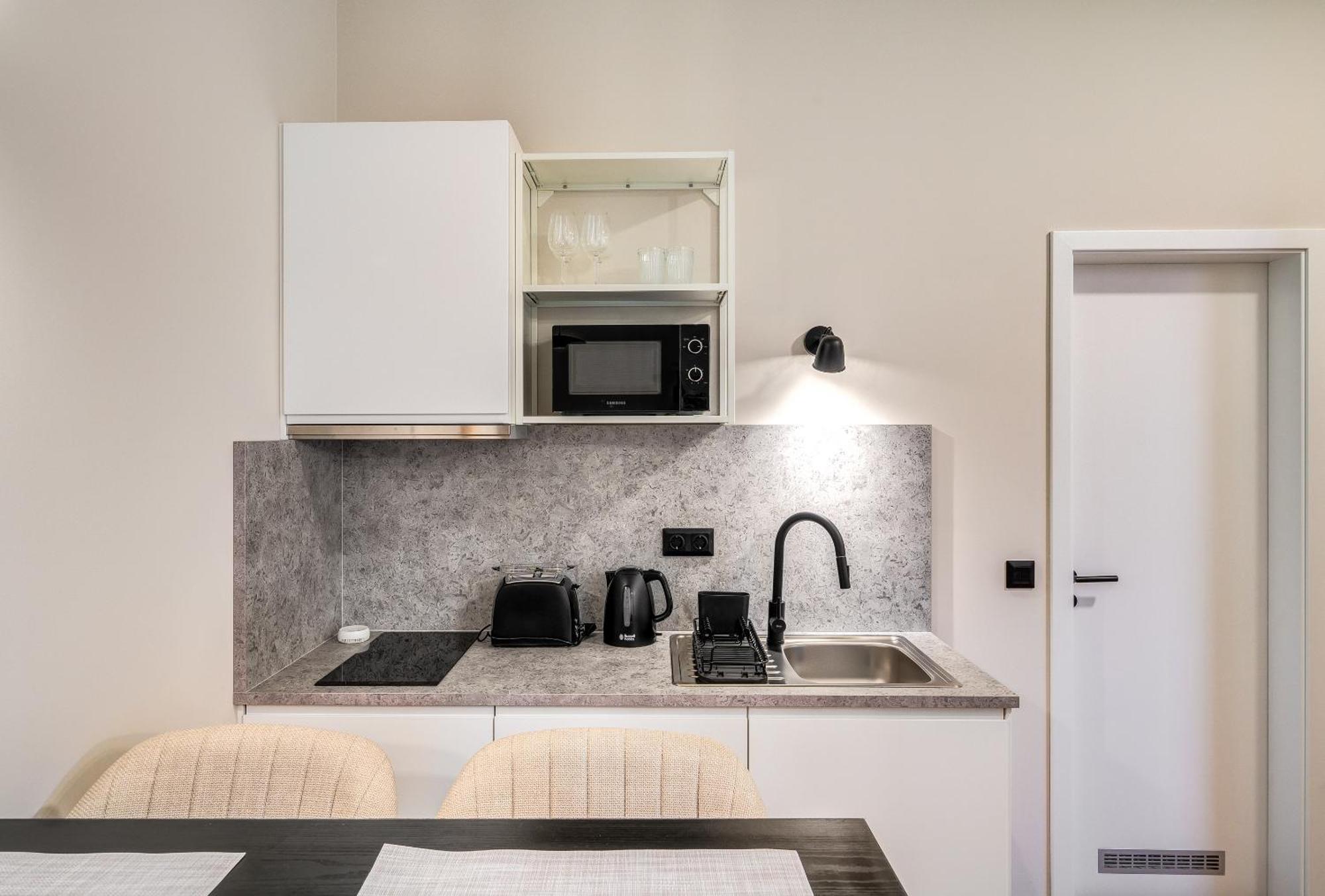 Apartment Time Out - R30 *